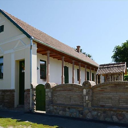 Zengoalja Vendeghaz Hotell Erzsébet Exteriör bild
