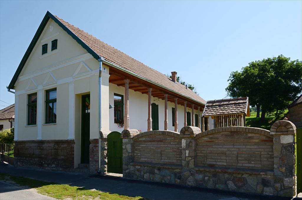 Zengoalja Vendeghaz Hotell Erzsébet Exteriör bild